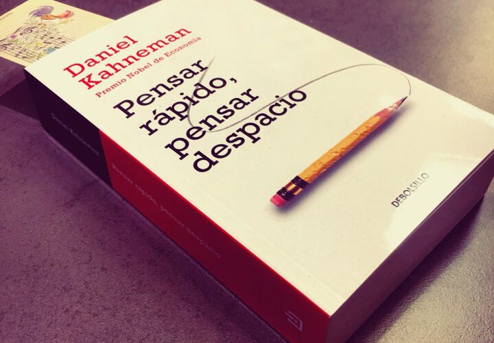 Pensar Rápido, Pensar Despacio: Un viaje fascinante hacia la mente humana y su impacto en el marketing y el comportamiento del consumidor